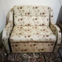 مبل تخت شو سالم کارکرده به علت کمبود جا