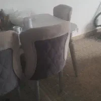 میز ناهارخوری سالم و تمیز