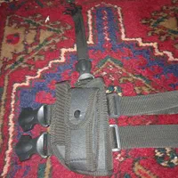 جلد و غلاف کلت یا تونفا به همراه جای خشاب چراغ قوه|کوهنوردی و کمپینگ|پرند, فاز ۵|دیوار