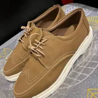 کفش مردانه در حد نم و بسیار تمیز