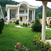 اجاره-عمارت-استخر-دار-حیاط-دلنشین