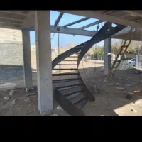 پله فلزی. دوبلکس. هندی