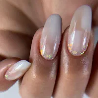 تخفیف ویژه کاشت ناخن با ۸ سال سابقه کاری|خدمات آرایشگری و زیبایی|مشهد, ملک‌آباد|دیوار