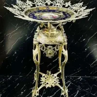 کنار سالنی برنزی