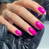 کاشت ناخن ۱۰سال سابقه