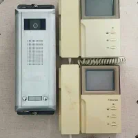 آیفون دوطبقه تصویری با همه وسایل مربوطه تکمیل