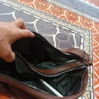 کیف قهوی|کیف، کفش، کمربند|شیراز, لاله|دیوار