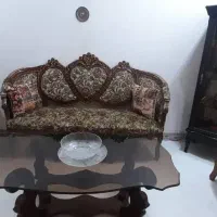 مبل سلطنتی کار کرده و جلو مبلی