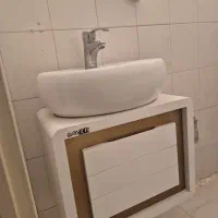 روشویی و شیر و آینه