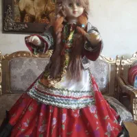 عروسک با لباس سنتی