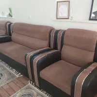 یک سرویس مبل ۷نفره با میز و گل میز لوستر وپشتی|مبلمان خانگی و میز عسلی|شیراز, تندگویان|دیوار