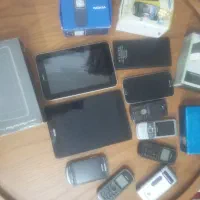 تعدادی گوشی و تبلت
