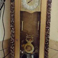 بوفه و ساعت ایستاده