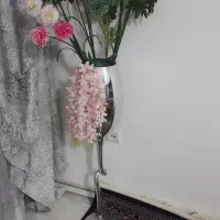گلدان‌ همراه گل