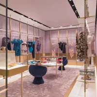 مدلینگ لباس بانوان