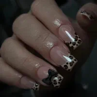 خدمات ناخن،کاشت،ترمیم،لمینت،کاور