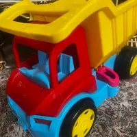 کامیون اسباب بازی