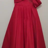 پیراهن پرنسسی قرمز|لباس|بومهن, |دیوار