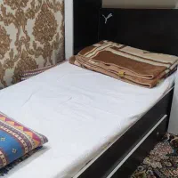 تخت یه نفره شرکتی تمام ام دی اف و میز تحریر