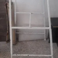 چهارپایه اهنی بلند