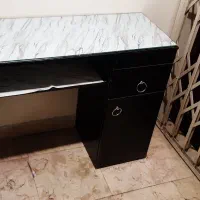 میز تحریر سالم