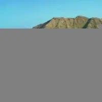 زمین در نزدیک دریا