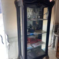 ویترین کاملا سالم و نو بسیار شیک و سلطنتی