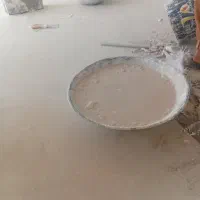 نیازمند. استا گچکار بصورت روزمزد