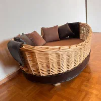 خانه، تخت، جای خواب سگ و گربه
