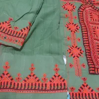 لباس چرخ دوز اندازه 8سال نزدیک ب 4وجب هس