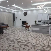 دو طبقه واقع در خیابان ولیعصر