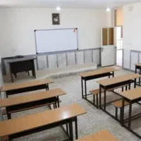 خدمتگذار در دبستان دخترانه