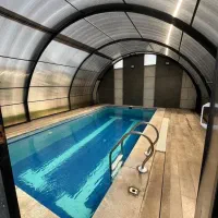 عمارت-سه-خوابه-استخر-دار-آب-گرم-روزانه-ماهانه