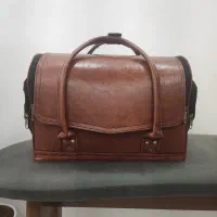 کیف چندطبقه چرمی مخصوص لوازم آرایش، پیرایش و پزشکی