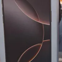 اپل iPhone 16 Pro Max با حافظهٔ ۲۵۶ گیگابایت