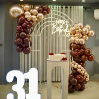 اجرا انواع بادکنک ارایی و گل ارایی تولد افتتاحیه