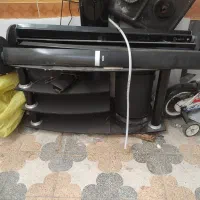 میز تلویزیون شیشه ای