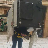 کارگر جابجای اساس منزل