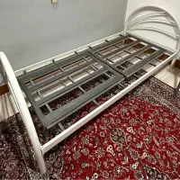 تخت فلزی یک‌نفره