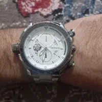 ساعت معاوضه میکنم