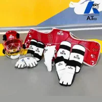 مقداری وسایل پسر بچه