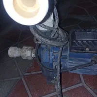 یک عدد کف کش ویک عدد پمپ آب|ابزارآلات|هشتگرد, شهرک راه آهن|دیوار