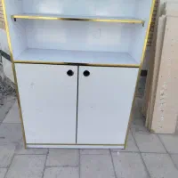 طبقه  چوبی و میز چوبی و اهنی|کتابخانه، شلف، قفسه‌های دیواری|کاشان, فاز ۲ ناجی آباد|دیوار