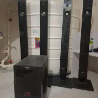 باند کنار تلویزیون