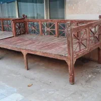 تخت چوبی