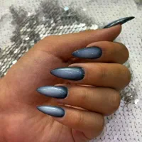 آموزش و خدمات کاشت ناخن