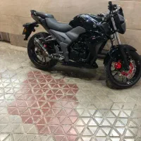 موتور سیکلت اس وای ام ۲۵۰ لاکی