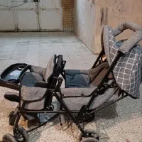 کالسکه دو قلو در حد نو