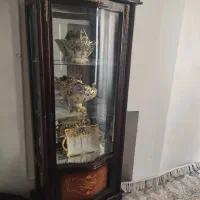 گنجه محکم فقط شیشه کنارش ترک واره