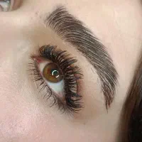 کاشت و اکستنشن مژه وابرو